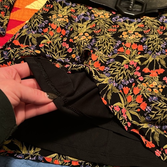 💐🎶 90’s vibes flower dress - Picture 5 of 7